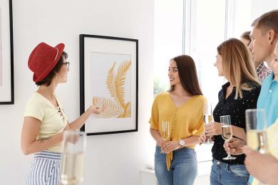 Esposizione che aumenta il valore delle opere d'arte grazie ai premi d'arte